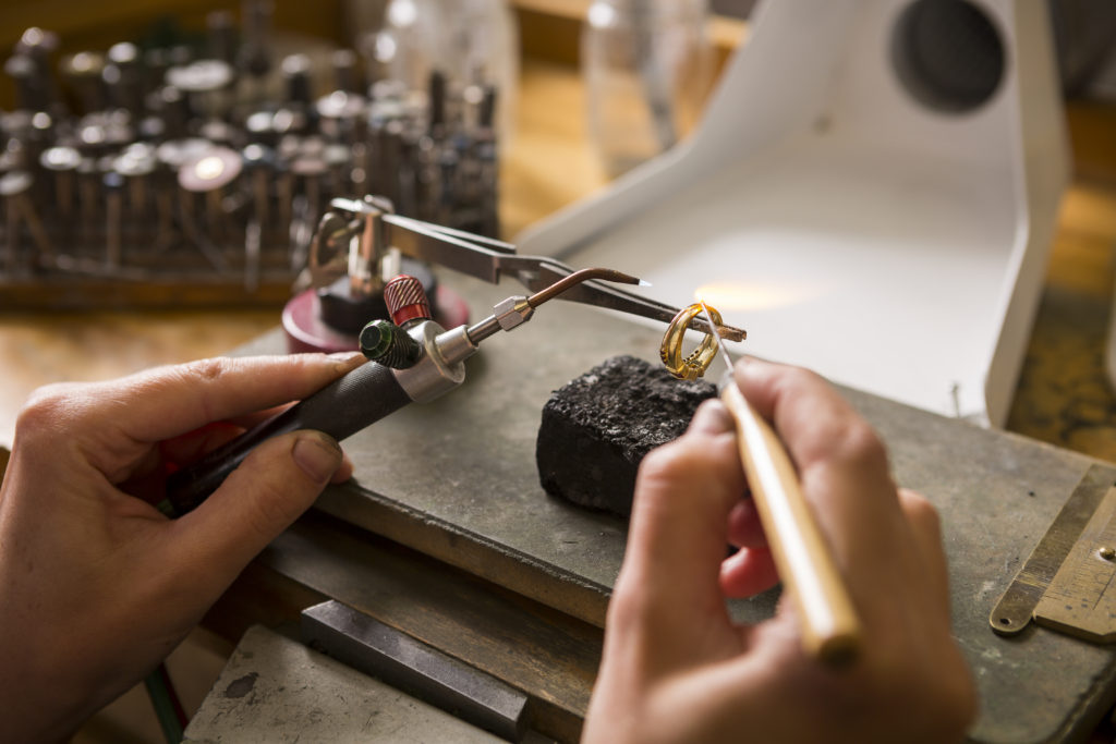 Read more about the article Details on Jewelry Repair in NYC